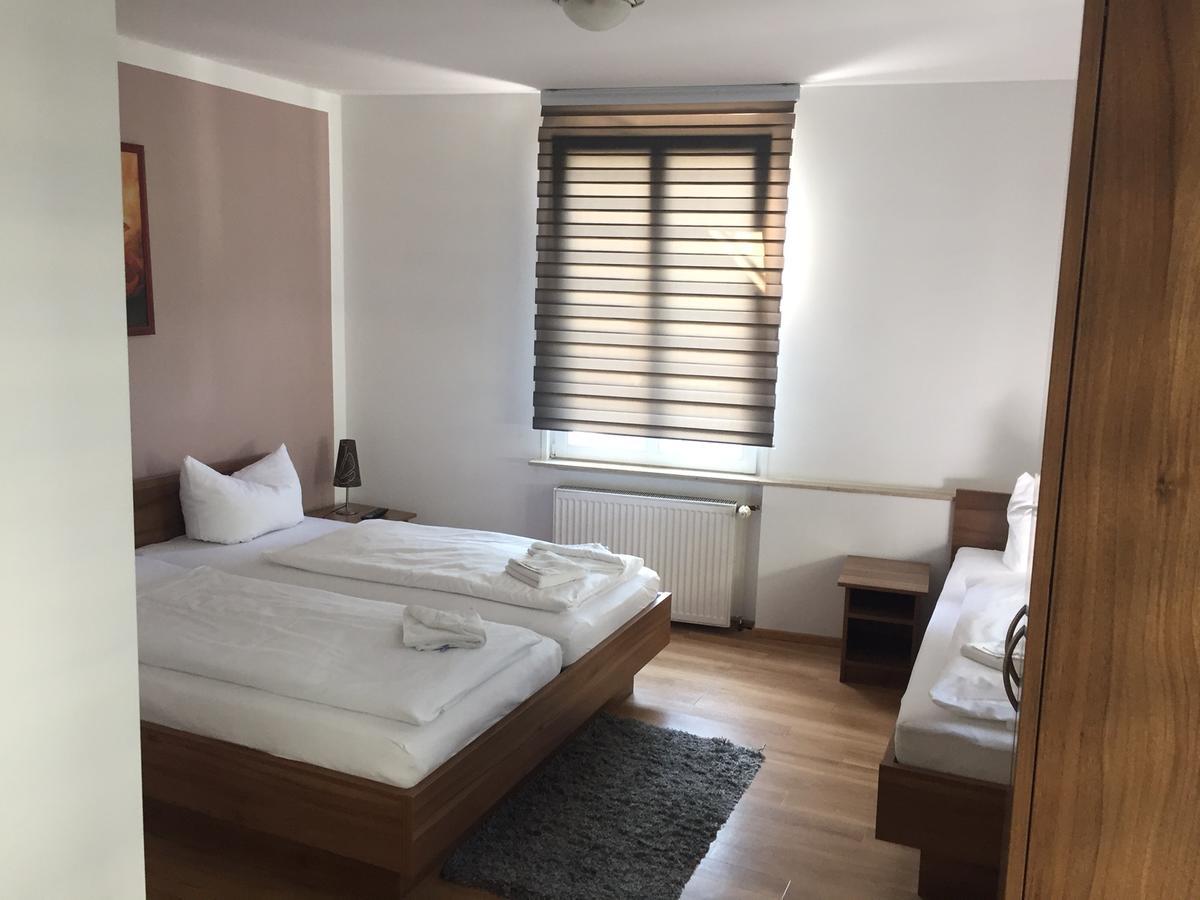Hotel Ristorante Rostica Bad Urach Εξωτερικό φωτογραφία
