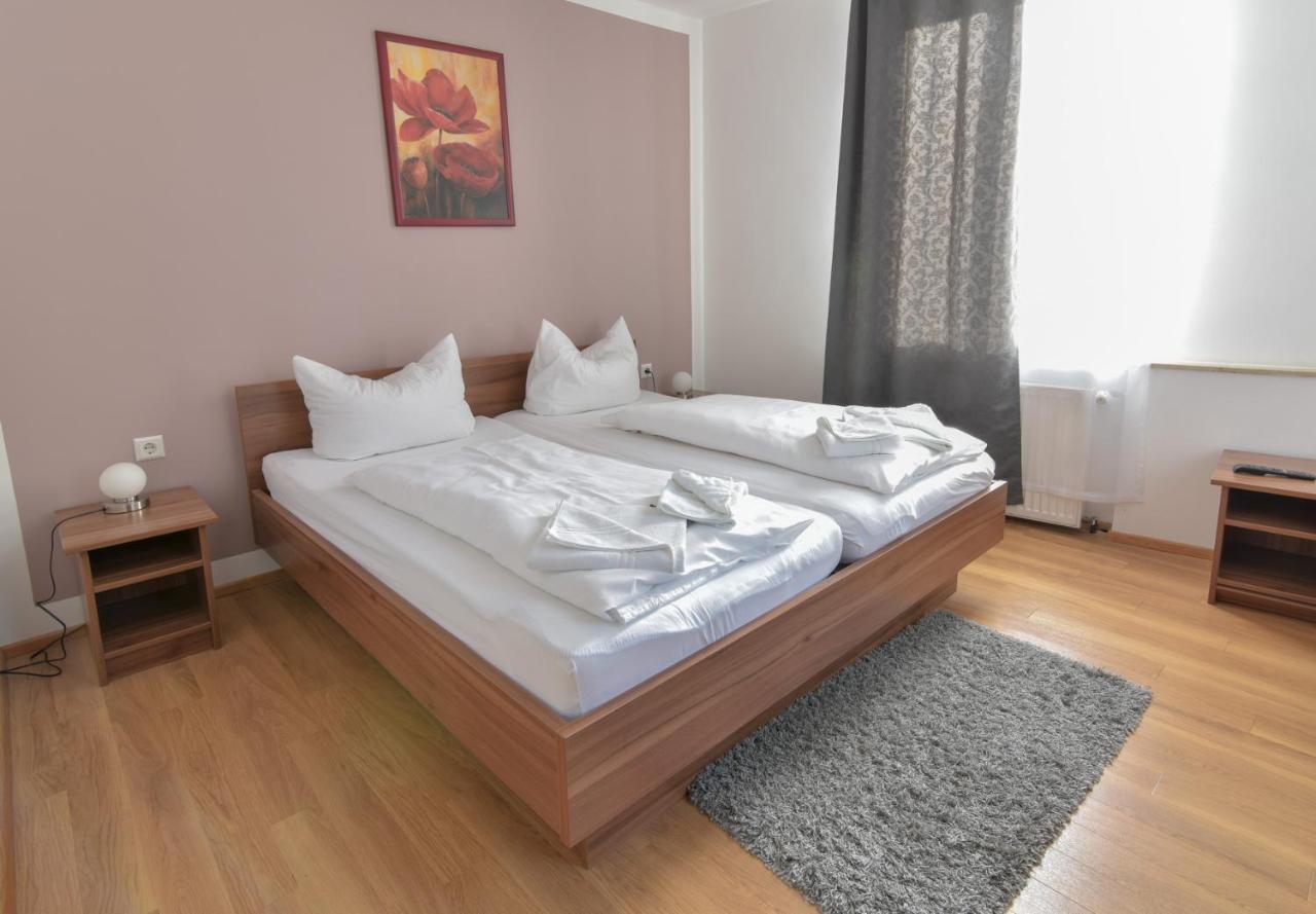 Hotel Ristorante Rostica Bad Urach Εξωτερικό φωτογραφία