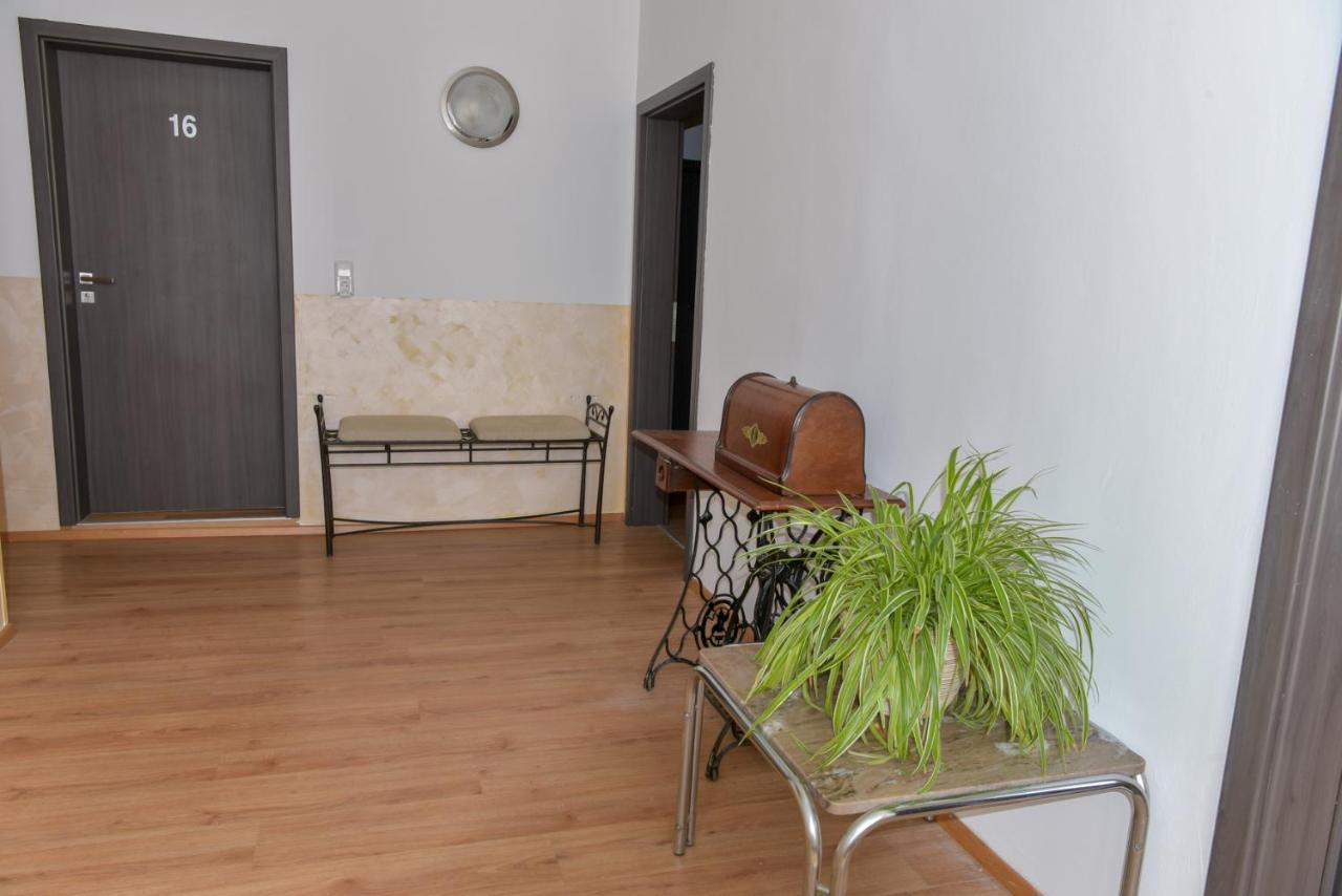 Hotel Ristorante Rostica Bad Urach Εξωτερικό φωτογραφία
